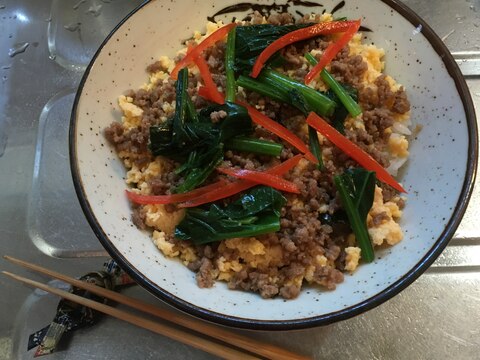 アイディアレシピ　豚そぼろ丼